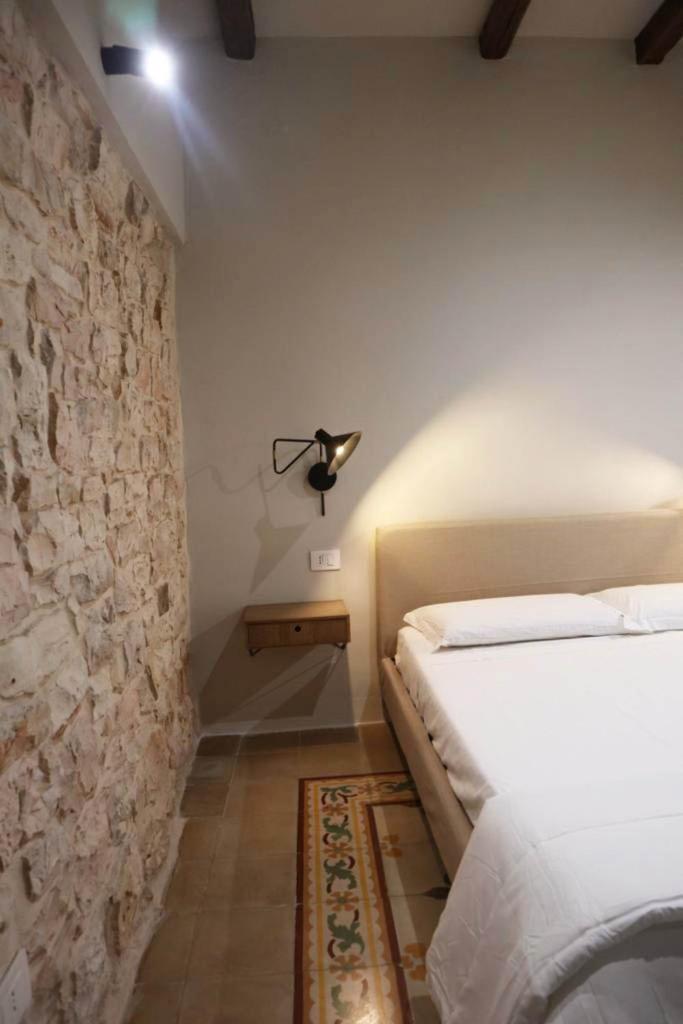 La Casetta B & B Turi Bilik gambar